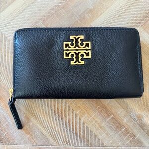 Tory Burch Black and Gold Continental Wallet